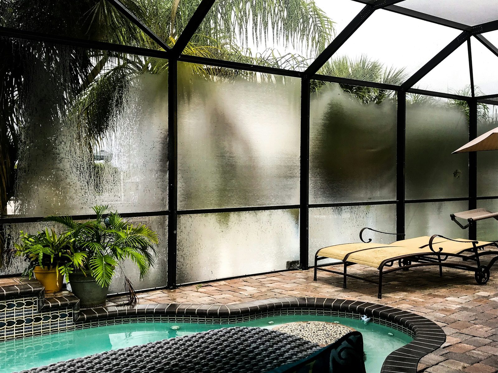 Window Screen Rescreening in Jupiter